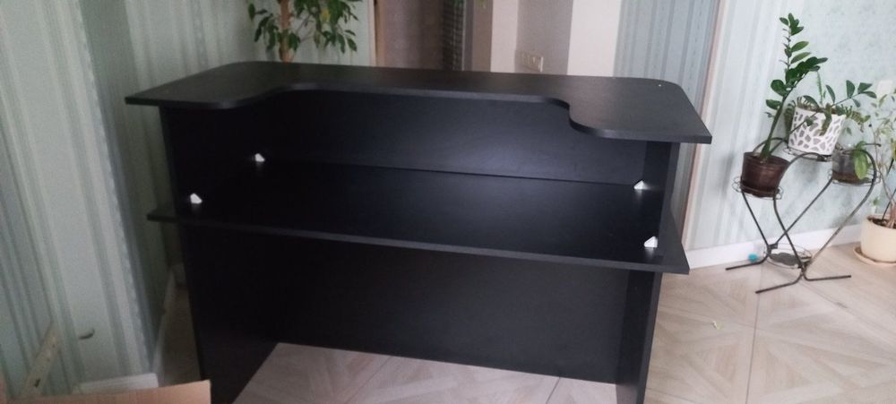 Стол ресепшен администратор