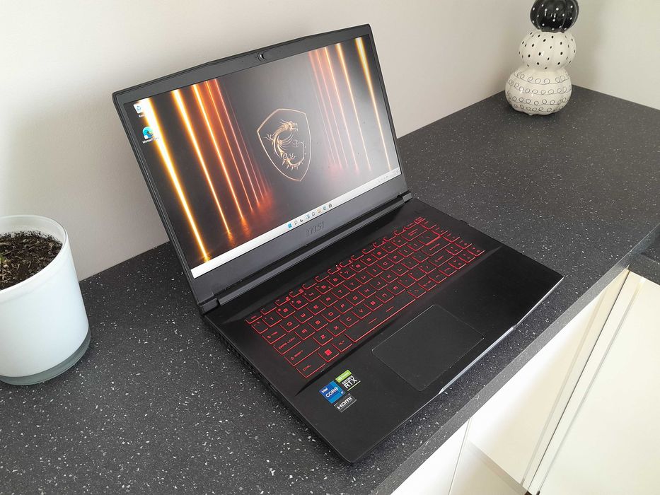 Laptop Gamingowy MSI / RTX 3050 / Core i7 / 512 SSD / 16 GB RAM