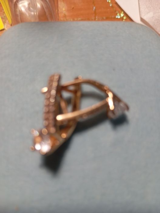 Серьги женские весом ,3грамм