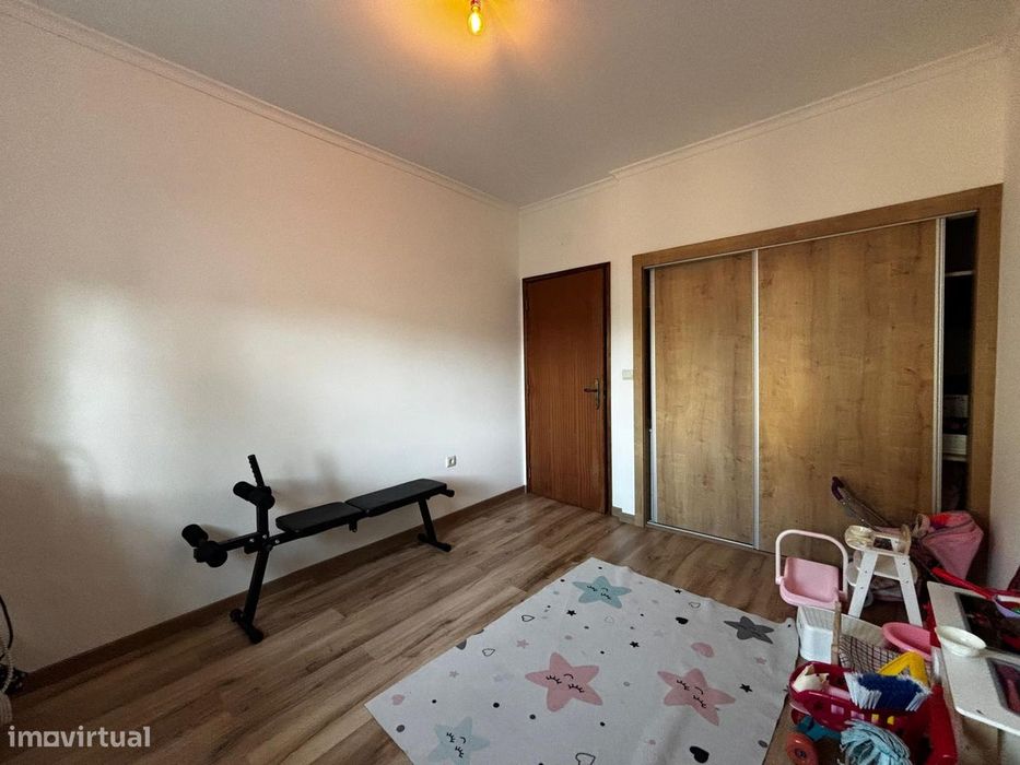 Apartamento T3 Renovado C/ Aquecimento e Garagem - Viseu