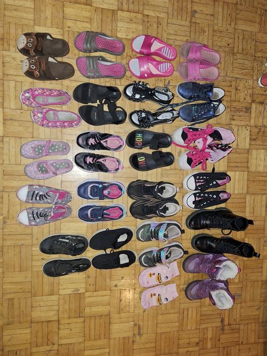 Buty dziewczęce w różnych rozmiarach