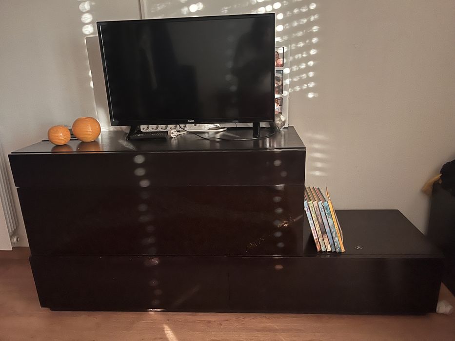 Móvel tv vendo conforme as fotos