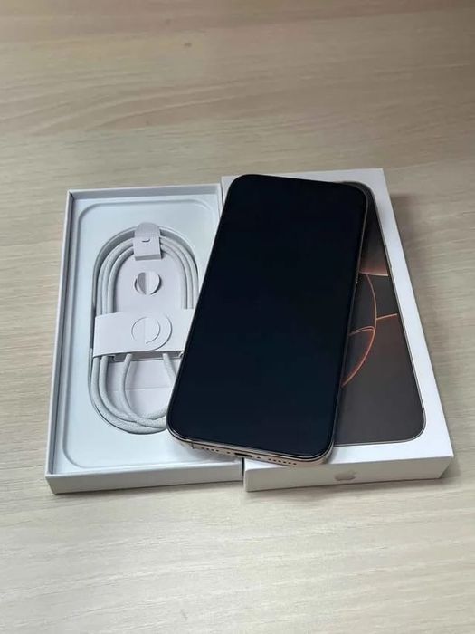 Apple iPhone 16 Pro Max 256 GB Dourado Como Novo