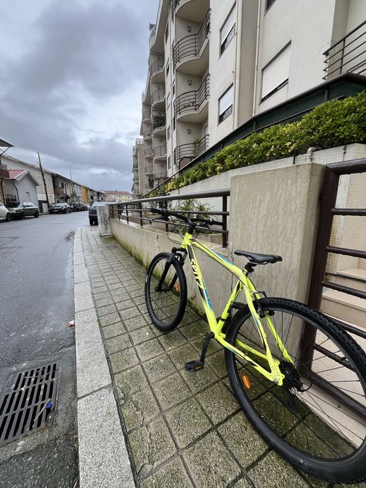 Bicicleta B’TWIN 27/5 Como Nova