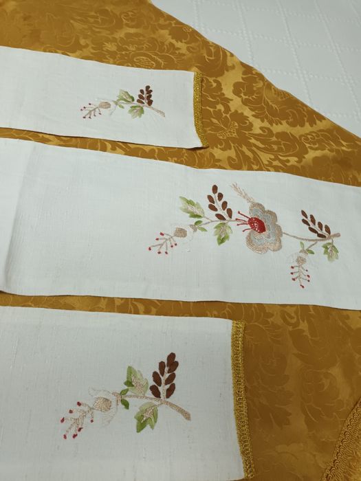 Jogo de Quarto em linho caseiro, bordado à mão