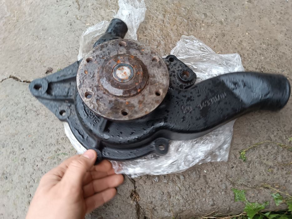 Помпа двигуна автобуса MAN 6.8 T.DI