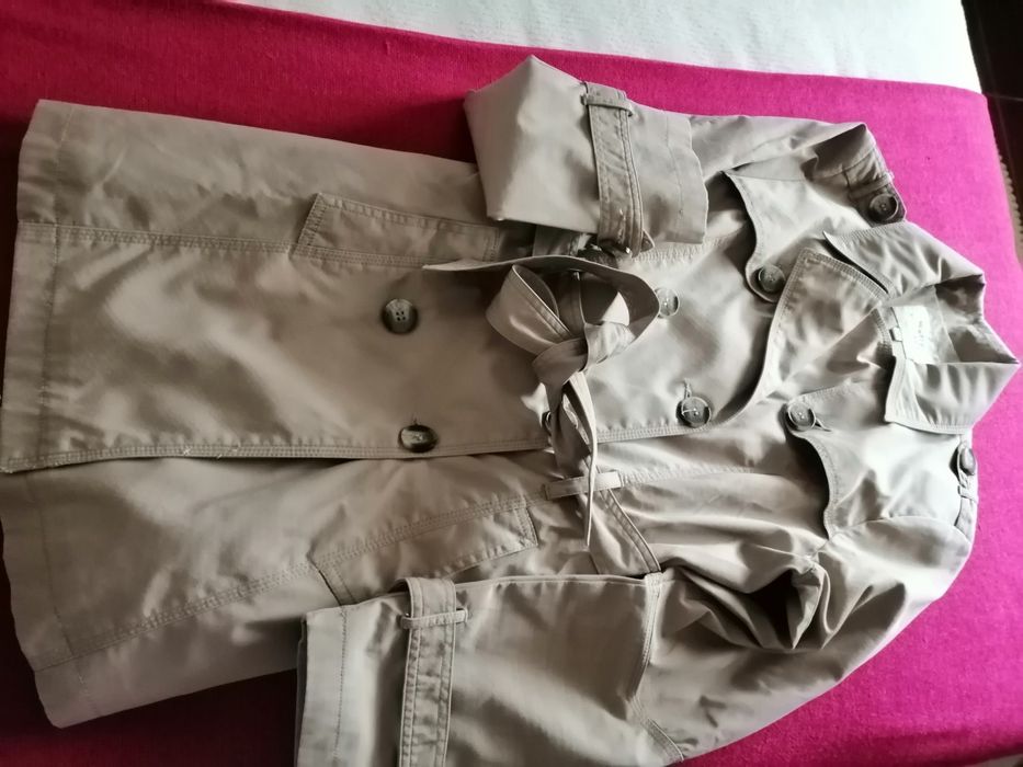 Gabardina beije em bom estado