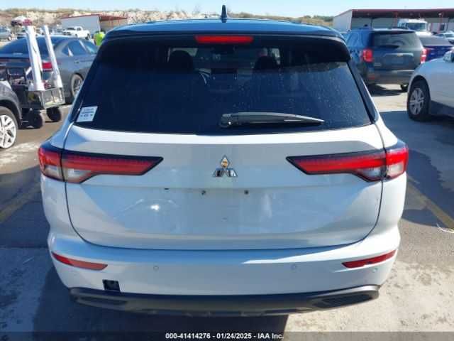 Mitsubishi Outlander SEL 2023_