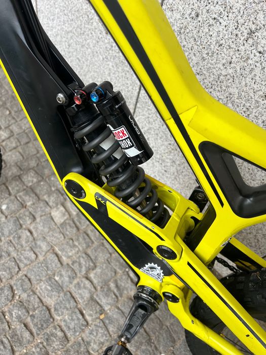 YT Tues CF Pro 27.5 Downhill