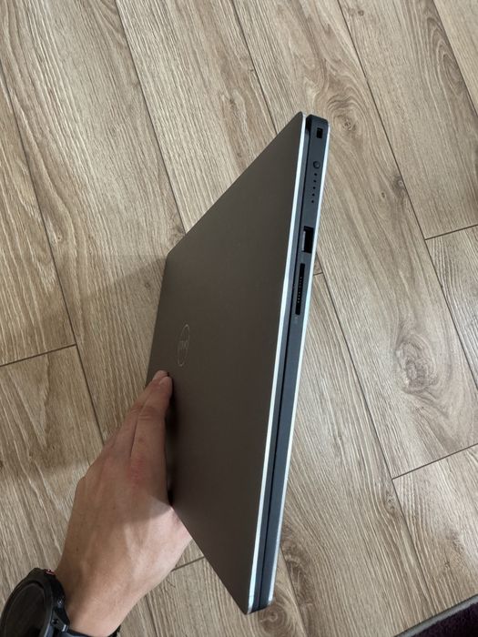 Laptop DELL Precision 5540 Nowa bateria, 4K UHD Dotyk, Windows 11 PRO, i7-9750H, 32GB RAM, 512 GB SSD, NVIDIA Quadro T1000
