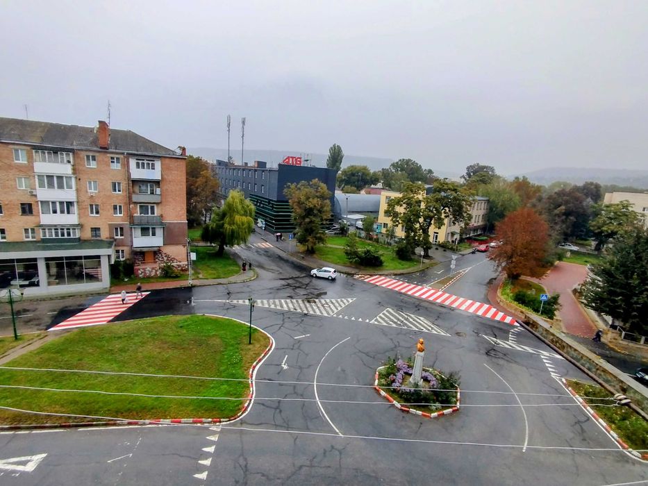 Продається 2-кімнатна квартира