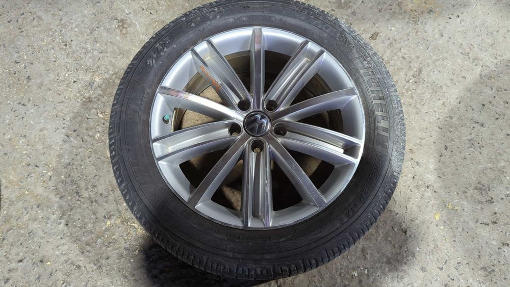 Дискі з шинами R18 235/50 з Volkswagen Tiguan 5N 2012