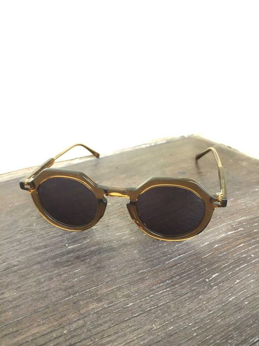 Oculos de Sol -- Marca: Jimmy Fairly  ( unisexo ) castanhos