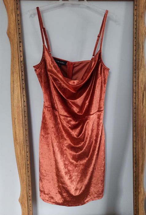 Sukienka welurowa imprezowa