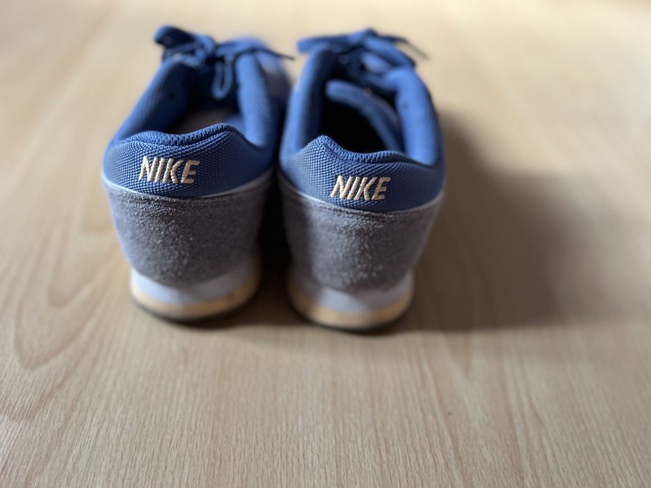 NIKE, tamanho 37,564585190079745123