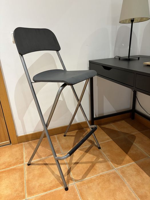 Pack de dois bancos altos FRANKLIN do IKEA