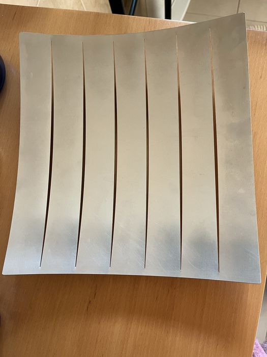 Taca de metal muito bonita para decoração  com 30cm de largura.