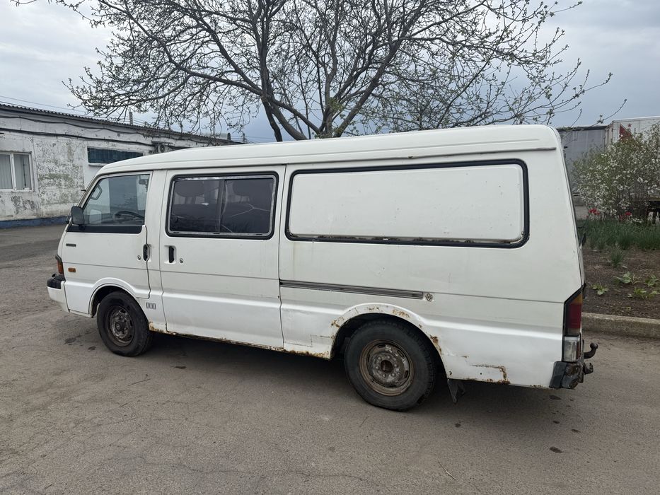 Бус Mazda E2200 дизель