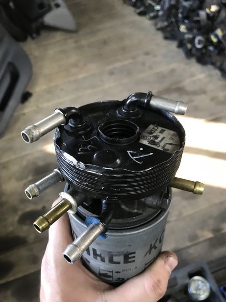 Корпус топливного фильтра нагреватель топлива VW passat B5 3B0201896