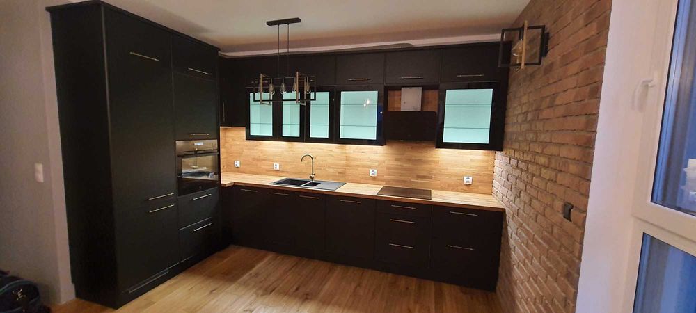 montaż składanie skręcanie mebli