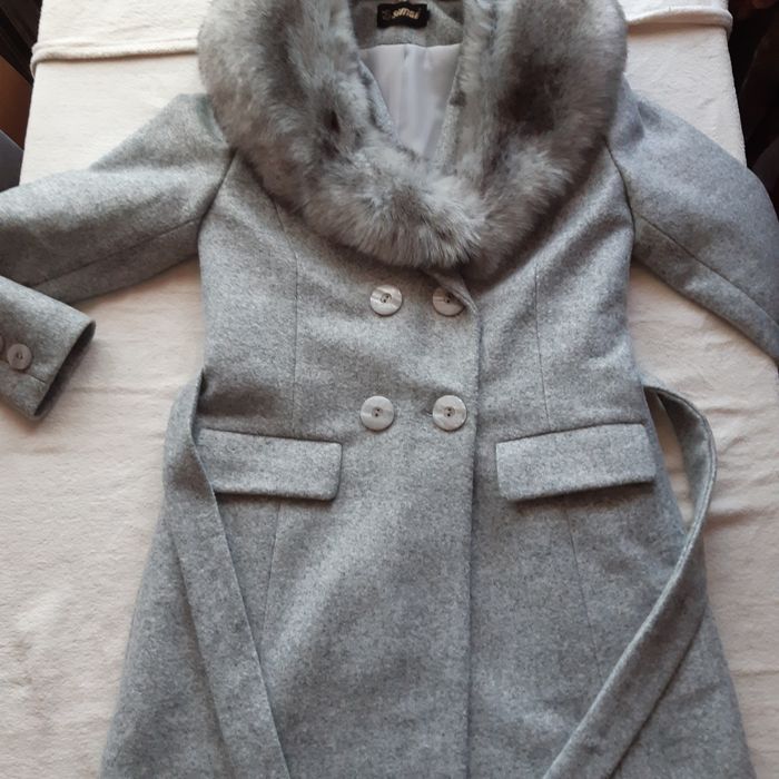 Nowy świetny wełniany płaszcz!