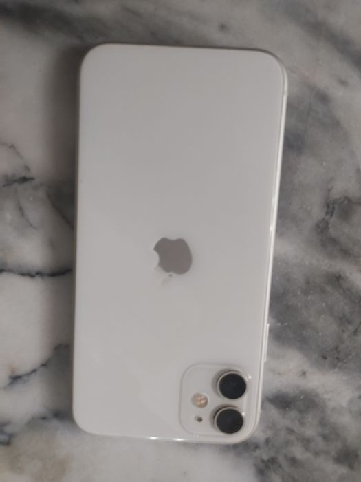 iPhone 11 64gb .