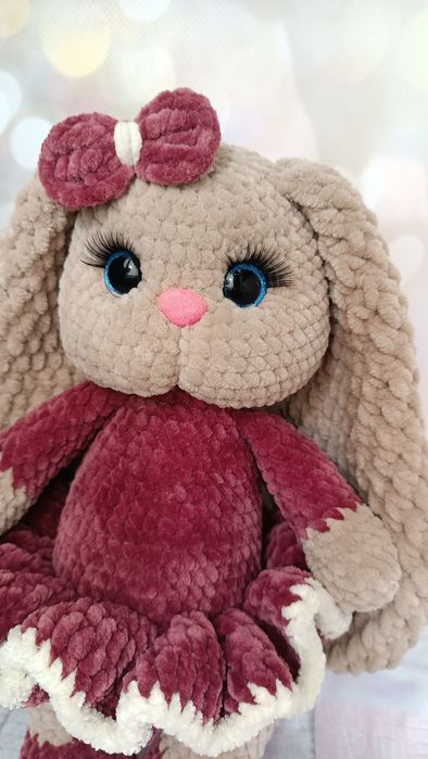 В'язаний зайчик. Зайчик амігурумі. Плюшевий зайчик