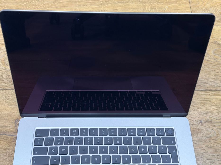 MacBook Air 15" M4 (GPU 10 rdzeni), RAM 16 GB, dysk 512 GB SSD, 70 W