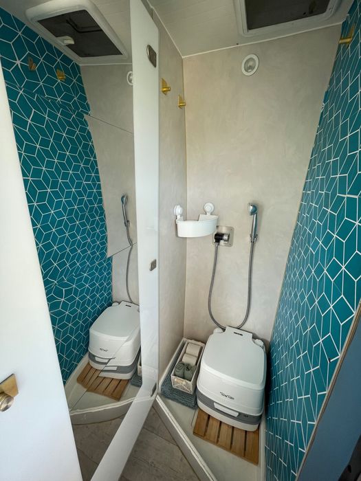 Aluga-se Campervan moderna para 4 Pessoas com electricidade autónoma