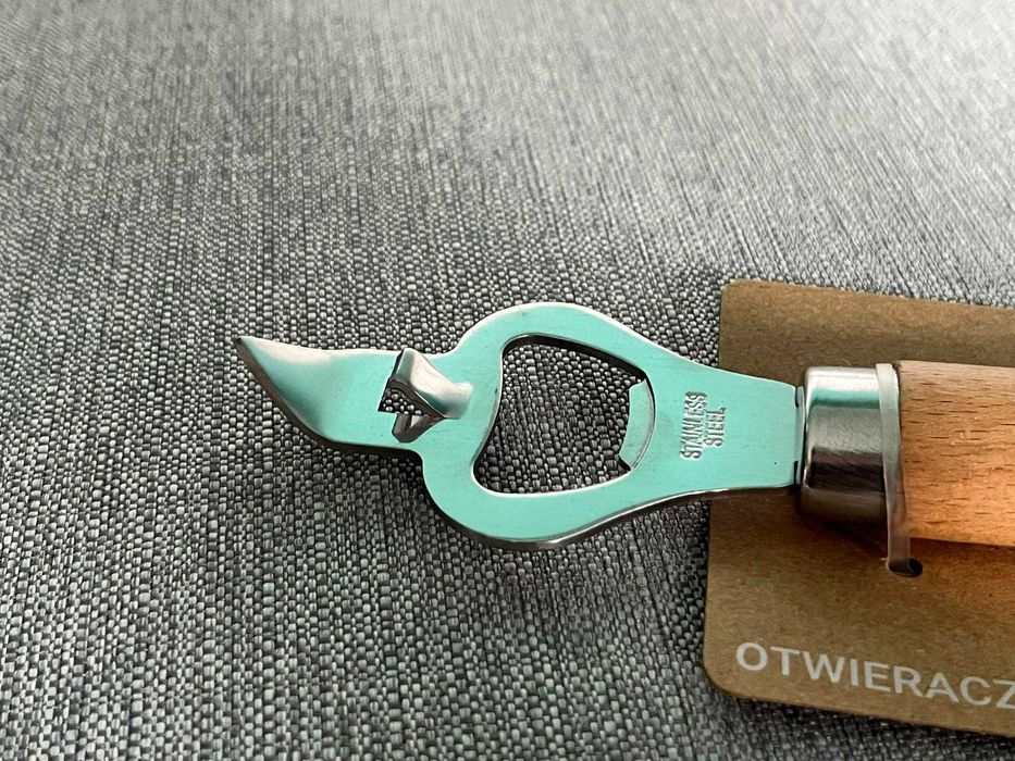 Nowy otwieracz z drewna bukowego