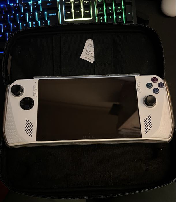 Asus ROG Ally Extreme 7″ FHD 120Hz