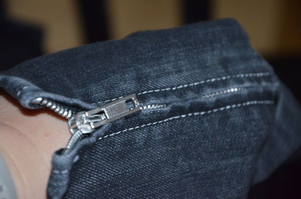 love Moschino spodnie jeansowe r. 26