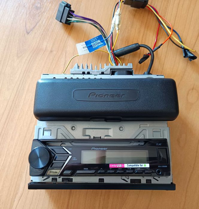 Auto rádio Pioneer DEH-S100UBB (CD, USB)