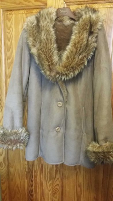 Elegancki damski kozuszek
