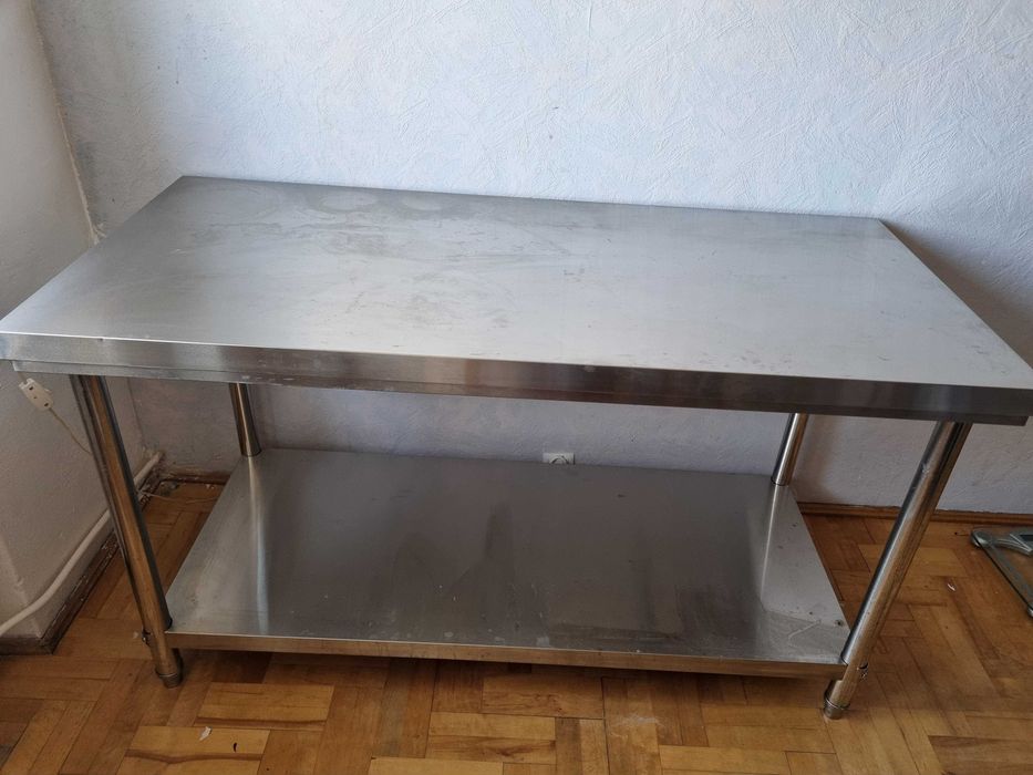 Stół roboczy ze stali nierdzewnej YATO 150×70 cm z półką – gabinet, gastronomia, pracownia