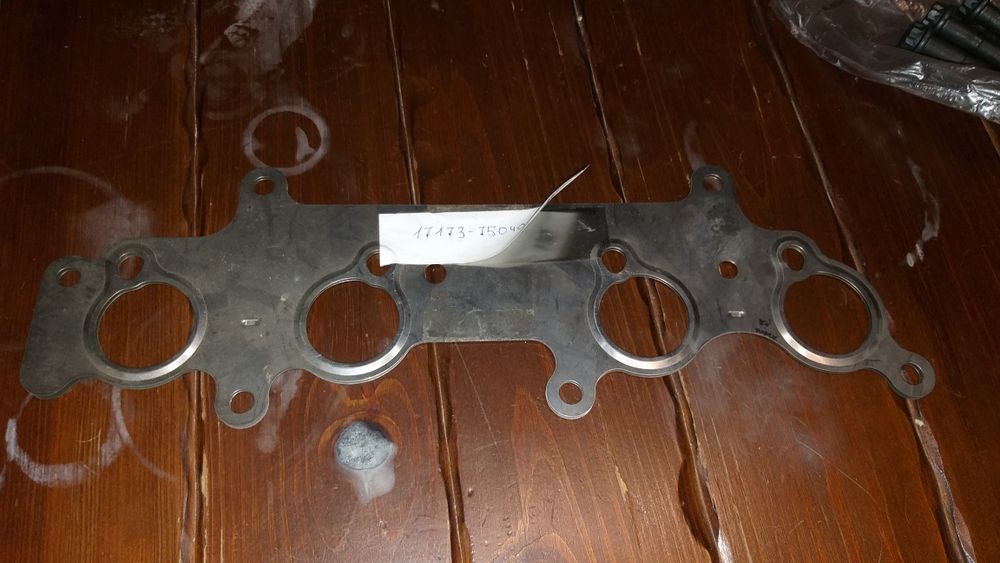 Прокладка выпускного коллектора Prado 1717375040 Toyota