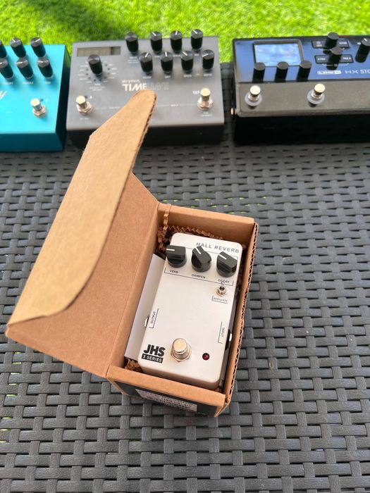 Delay / Reverb  - Strymon (Bluesky, Bigsky, Timeline) UAFX Starlight