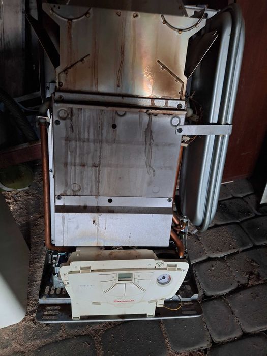 Sprzedam piecyk gazowy immergas