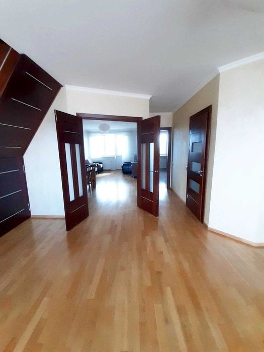 |  Продаж 4-кімнатної квартири • Автономне • Центр