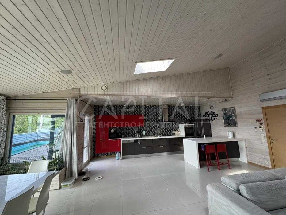 Оренда стильного будинку з басейном