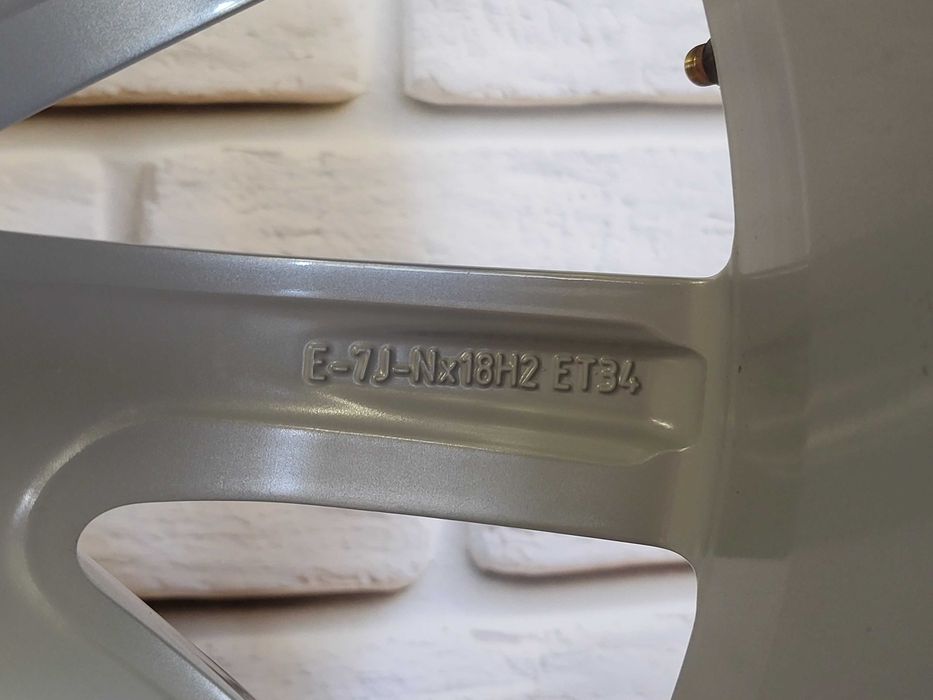 Felgi Aluminiowe 4x Audi Q5 8MA601025Q EOM 7x18 ET34 66,6 5x112