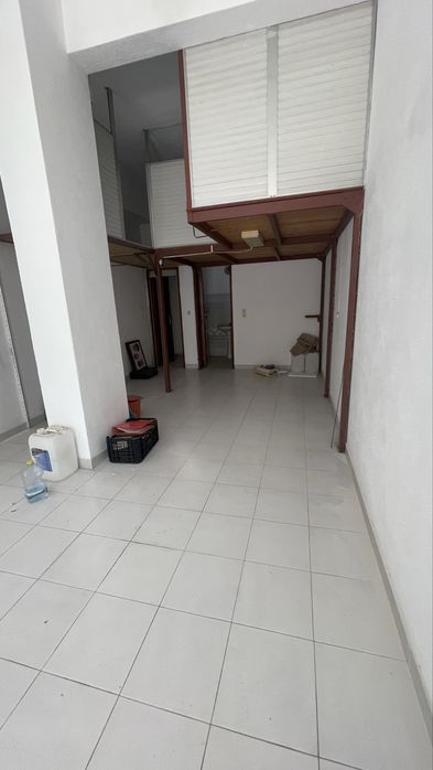 Loja na Damaia de cima