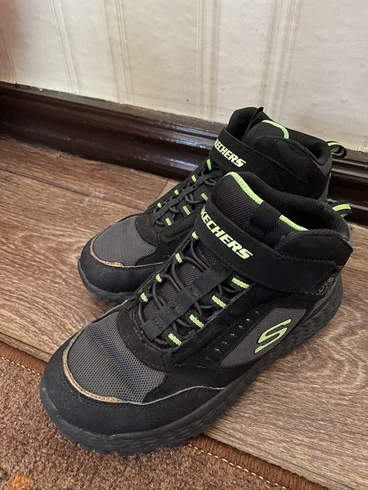 Крутые кросовки скечерсы