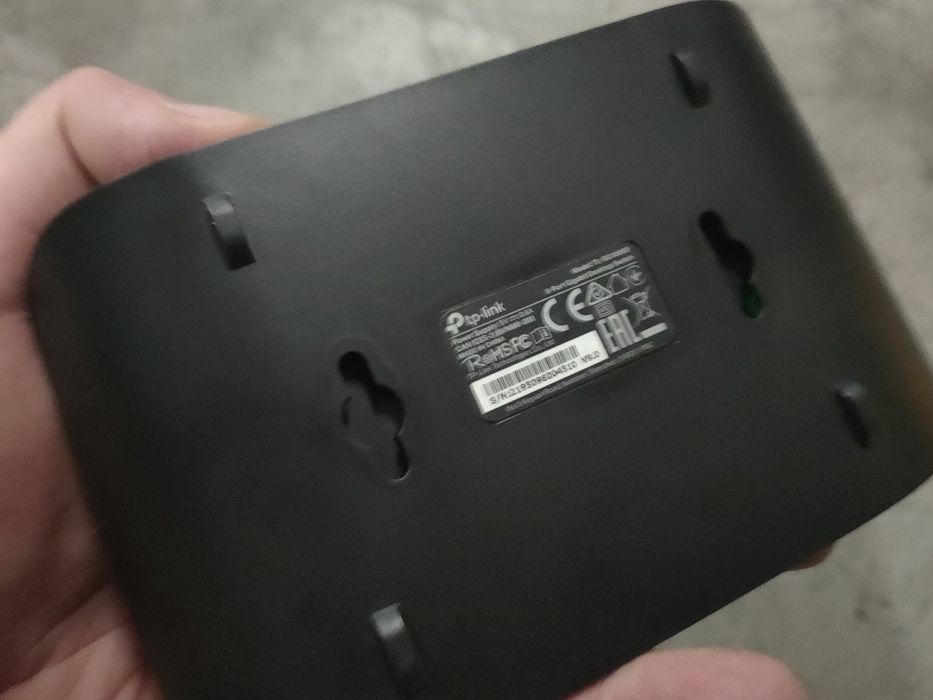 Switch de rede 5 docas da Tp link novo64286057024515124