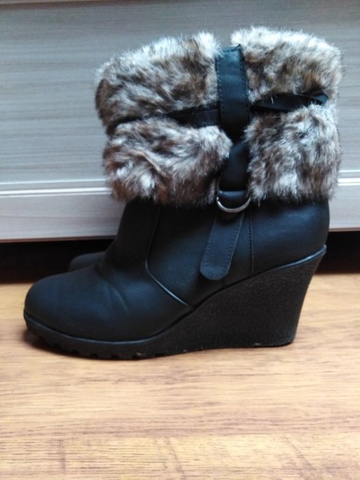 Kozaki 40 czarne na koturnie kożuszek