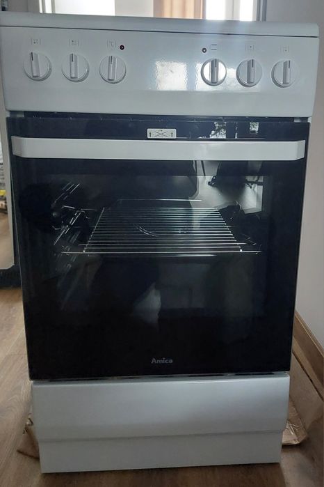 Kuchenka elektryczna z płytą ceramiczną