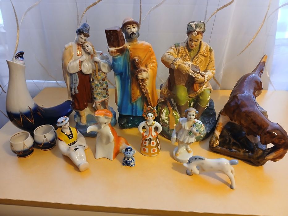 Статуэтка Гуцул , Матрешка, штоф и др