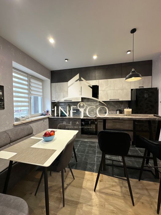 Продаж двоповерхового таунхаусу