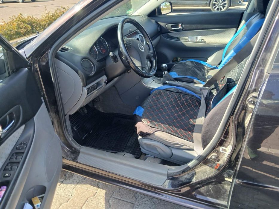 Машина mazda 6 2005 года