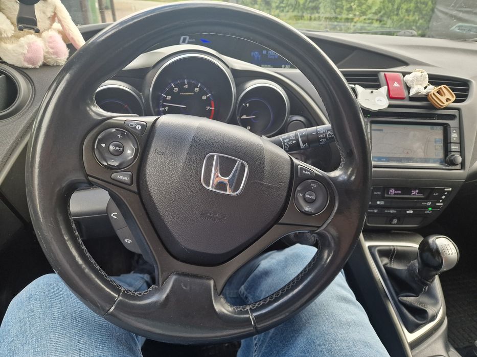 Honda Civic IX 1.4 iVtec biała perła w wersji sport